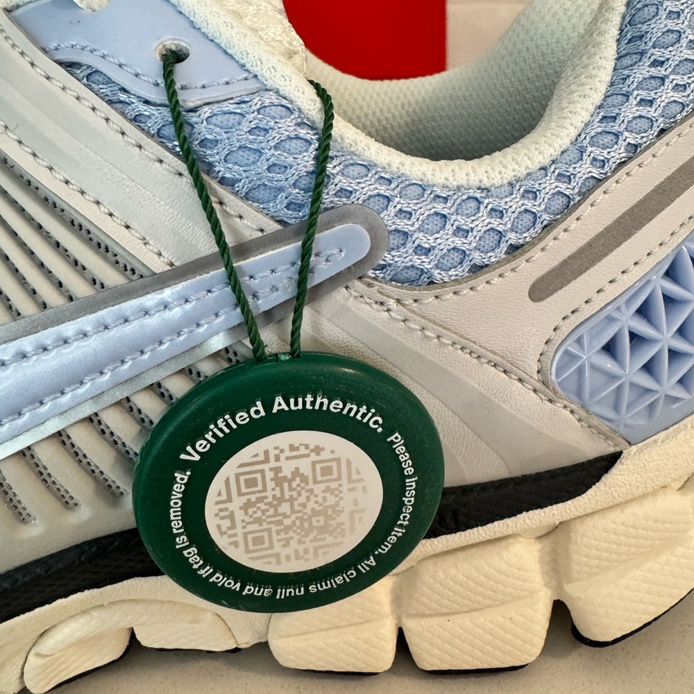 Nike Zoom Vomero 5 - Size 7 (Women’s) 5.5 (Men’s) - Picture 3 of 5